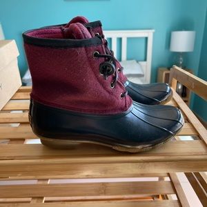 Brand new Sperry Saltwater Emboss Woolcord. Size 9.